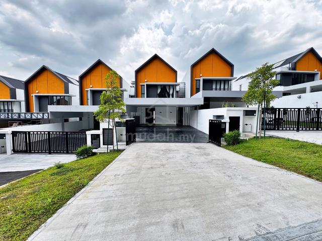 BRAND NEW 3 Storey Superlink East 57 Melawati KL RENO & FURNISHED 1