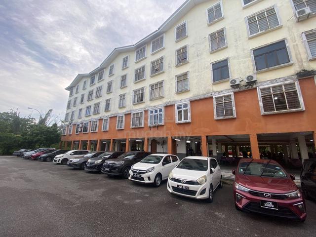 Flat Meranti Leisure Farm, Gelang Patah 1
