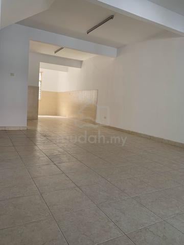 Spacious and well-maintained home Basic unit Sell below market value 1