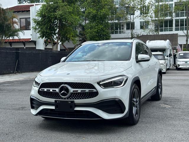 (LOW MILLEAGE) Mercedes BENZ GLA180 AMG LINE 2022 - 2