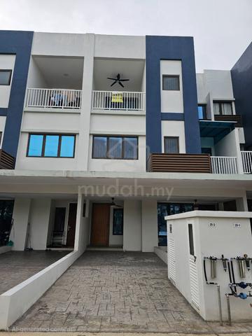 Ayden Townhouse Lower Unit near to SMK K Warisan, kipmall, erl,klia 1