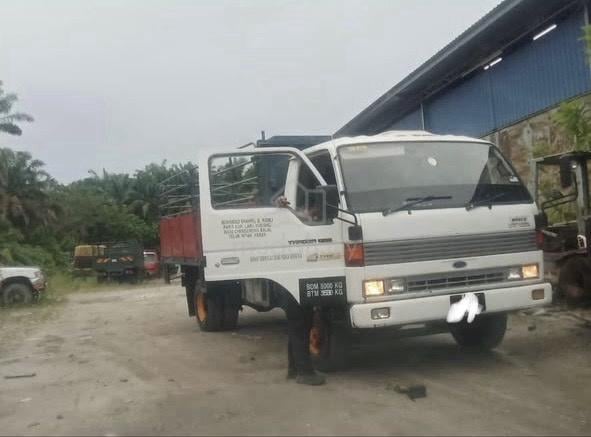 Ford Trader 5 Ton Cargo Lorry for Sale. - photo 2 of 2