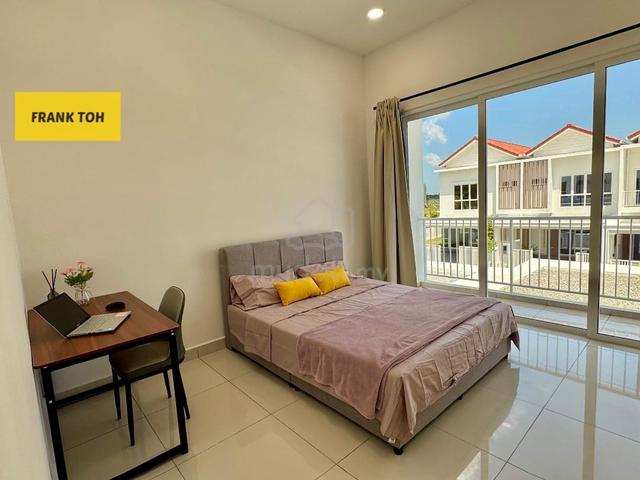 Viluxe Landed 2 Storey terrace House Guarded Fully Furnished For Rent 1