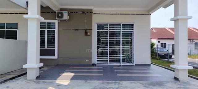 Rumah 4 Bilik 2 Bilik Air| Parit Raja, Muar 1