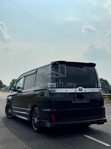 2018 Toyota VOXY 2.0 ZS KIRAMEKI (A) - 3