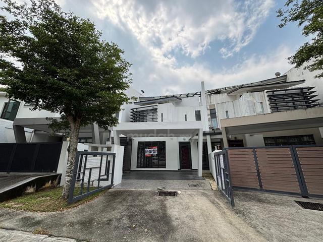 3 Storey Terrace House Laman Glenmarie, Seksyen U1, Shah Alam 1