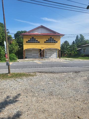 Kedai tepi jln besar 2 tingkat 1