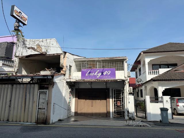 Near JONKER Tourist Area Kampung Hulu 2sty Shoplot FREEHOLD Riverside 1