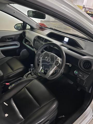 2013 Toyota PRIUS C 1.5 (HYBRID) (A) - 4