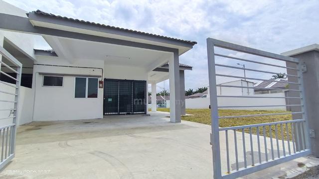 Rumah Corner Lot untuk disewa berhadapan UITM Tapah 1