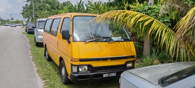 Isuzu wfr Van - 3