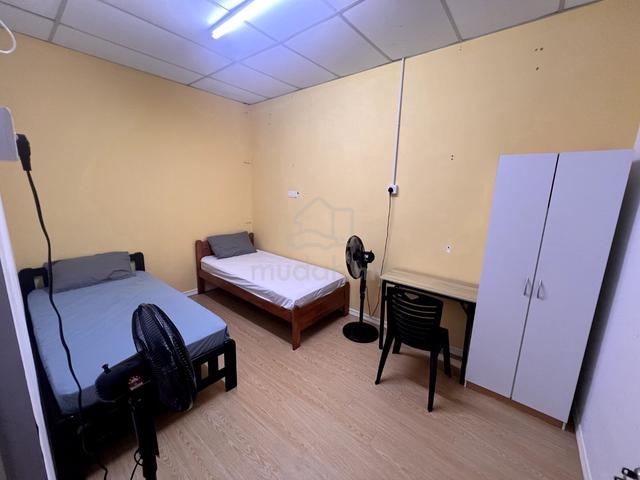 [New] Sharing Room Male - Pekan Nenas 1