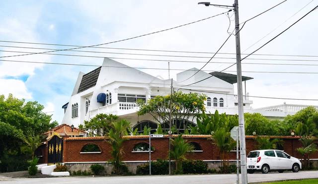 EXCLUSIVE‼️ 2 Storey Bungalow Taman Tunku Kurshiah Sikamat. 1