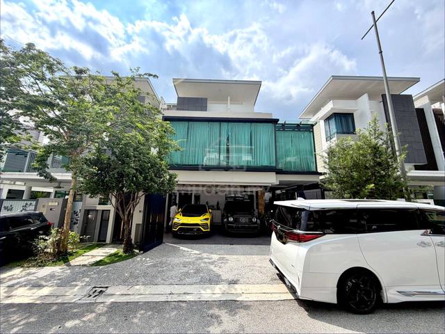 Semi D 3 Storey Lamaian Residence Kajang 1