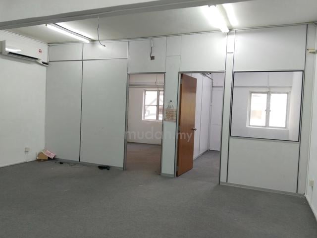 Diamond Square 936sqft 3 partition room 3 Aircon front unit 1