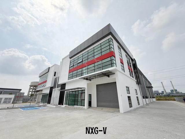 CCC READY !! 21,165ft Compass Banting Triple Storey Semi-D Factory 1