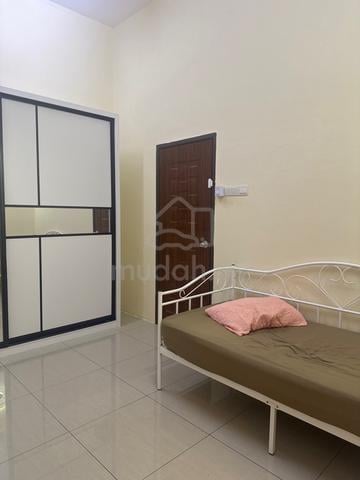 bilik perempuan balik pulau 1