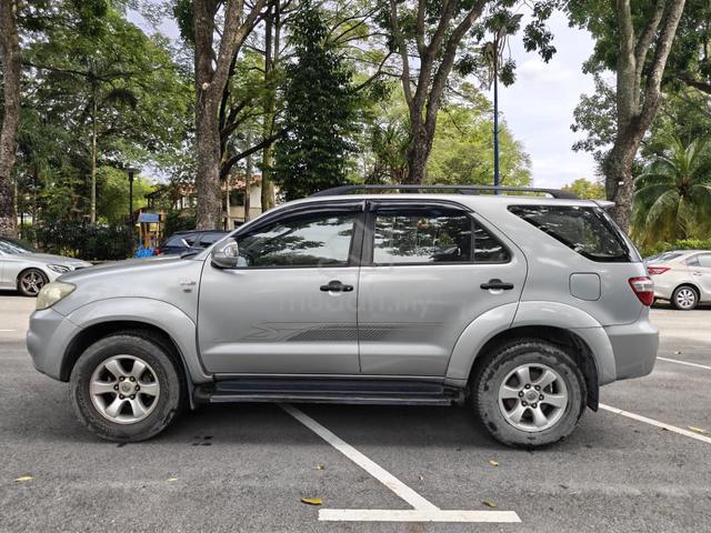 2011 Toyota FORTUNER 2.5 G (A) - 5
