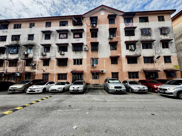 Apartment Idaman 1