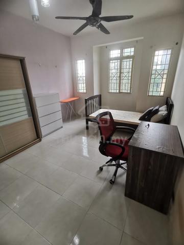 Master Room Master room@ Sri Pinang Apartment, Bandar Puteri Puchong 1