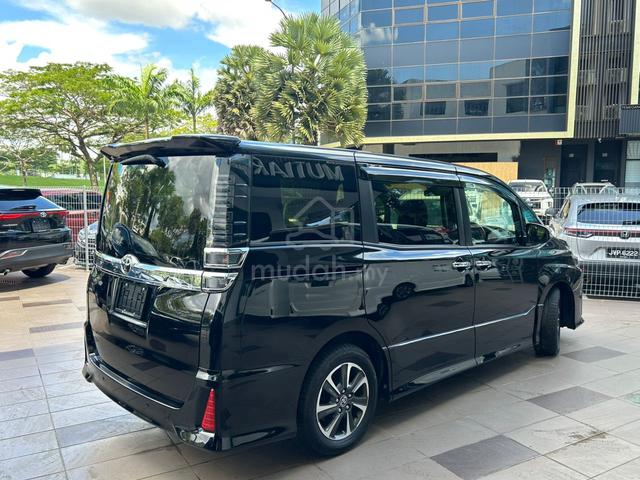 2021 Toyota VOXY 2.0 ZS KIRAMEKI III (A) - 2