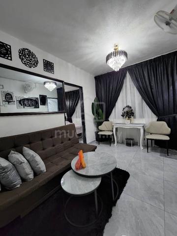 Rumah Pangsa Pantai Peringgit 1