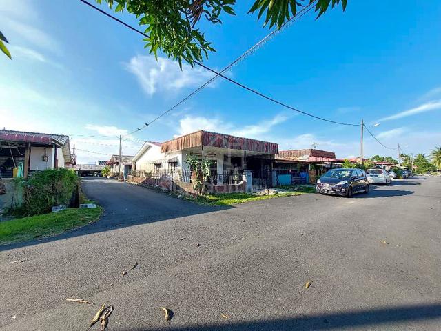 Teres setingkat Taman PKNM Seri Kelemak Alor Gajah 1