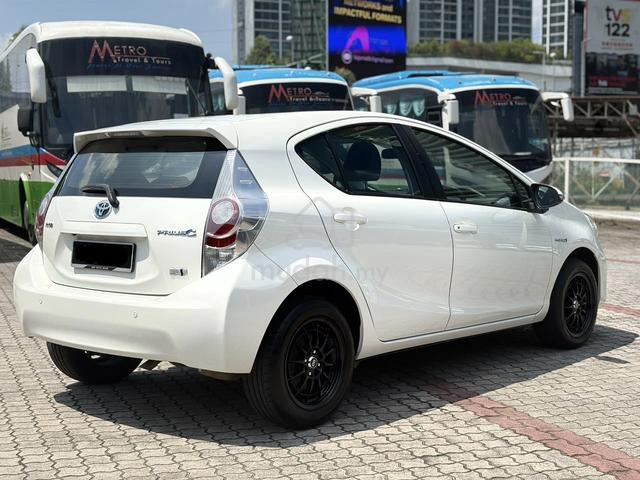 2013 Toyota PRIUS C 1.5 (HYBRID) NHP10R (A) - 2