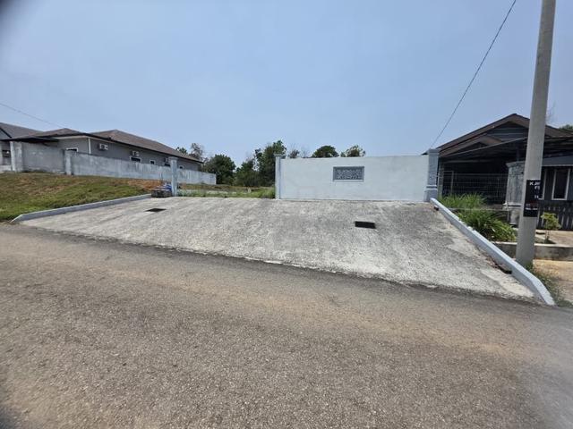 TANAH LOT BANGLO CANTIK DAH SIAP TEMBOK di KG JIJAN, NILAI 1