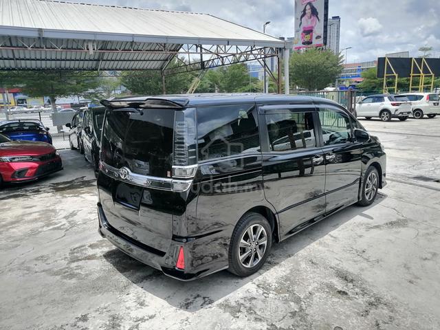 2021 Toyota VOXY 2.0 ZS KIRAMEKI III (A) - 2