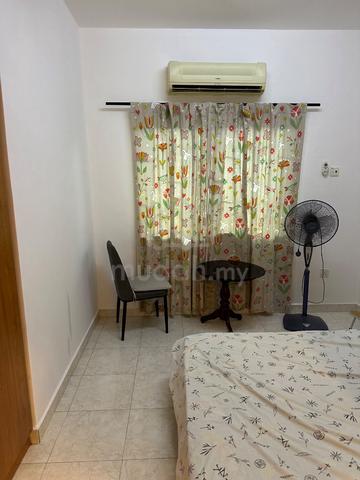 Kl city Jln Kuching landed hse master room to let 1