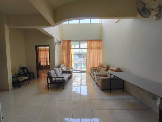 University Green Apartment 1