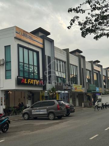 Unblocked Double Storey Shoplot at Taman Nusa Bayu, Iskandar Puteri 1