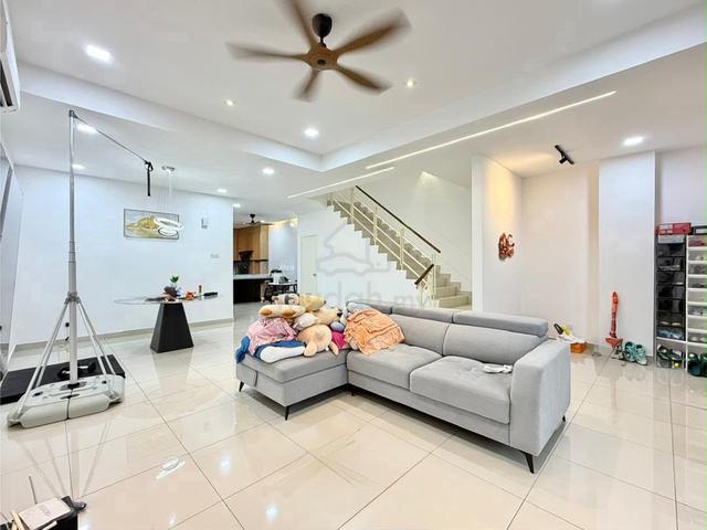Bandar Putra Jalan Camar Kulai Double Storey 22x70 Renovated Indahpura 1