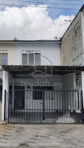 Double Storey Low Cost House Taman Suria Kluang Freehold 1