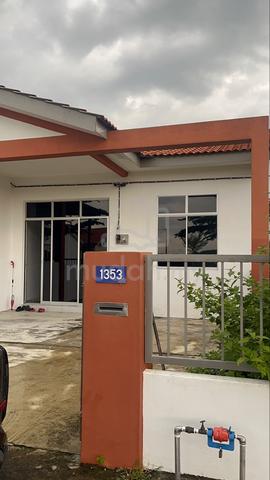 Taman Puteri (Corner Lot) For Rent 1