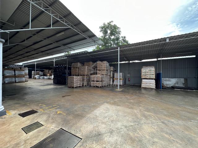 1.5 Storey Warehouse Taman Ria Jaya Corner Lot For Sale 1