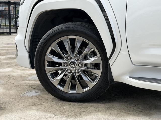 2023 Toyota LANDCRUISER 3.5 ZX LOW MILEAGE - 5