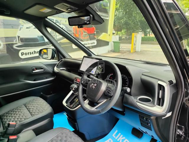 2023 Toyota VOXY 2.0 SZ (14K KM) HIGH SPEC - OFFER - 5