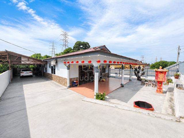 Below Value FREEHOLD BUNGALOW Taman Kelemak Jaya Sungai Petai Rembia 1