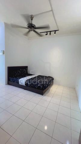Master Room at Seksyen22 shahalam Batu tiga Zero Deposit Fully Furnish 1