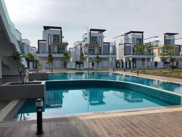 Luxury Triple Storey Bungalow for Sale – Klebang, Melaka 1