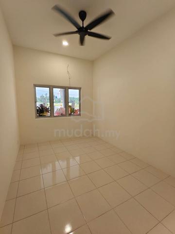 Single Storey Teracce House Berhampiran Stesen KTM Batang Kali, 1