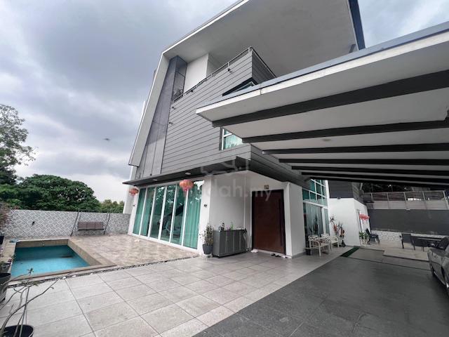 3 Storey Bungalow House can Park Fits In 8 Cars 1