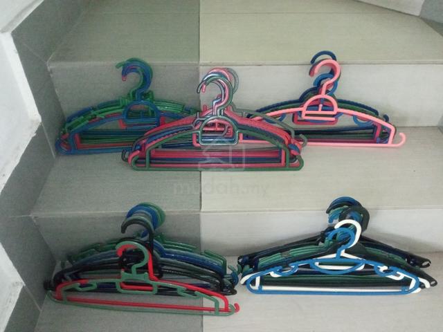 50 hangers - Clothes for sale in Segambut, Kuala Lumpur