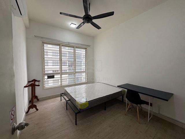 Master Bedroom in BSP21 Near MAHSA 1