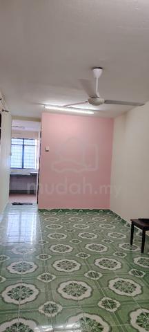 Desa Mentari Flat (Block 8) 1