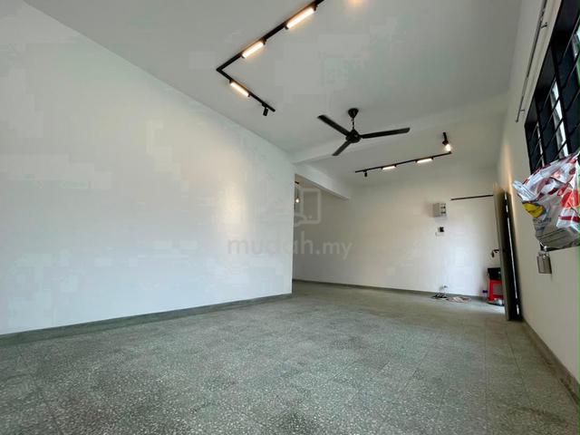 Southern Park, Klang 2 Storey House Partially Furnished For Rent 1