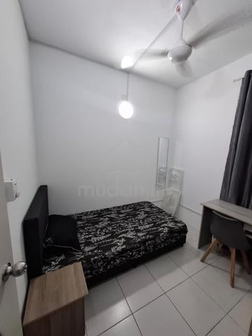 Vista Wirajaya 2 Middle Room For Rent-Muslim Female Only 1