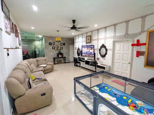 Kempas Utama Single Storey Bungalow Partial Furnish For Sale 1